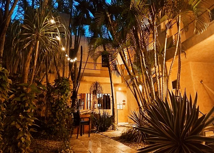 Barrio LatinoHotel Playa